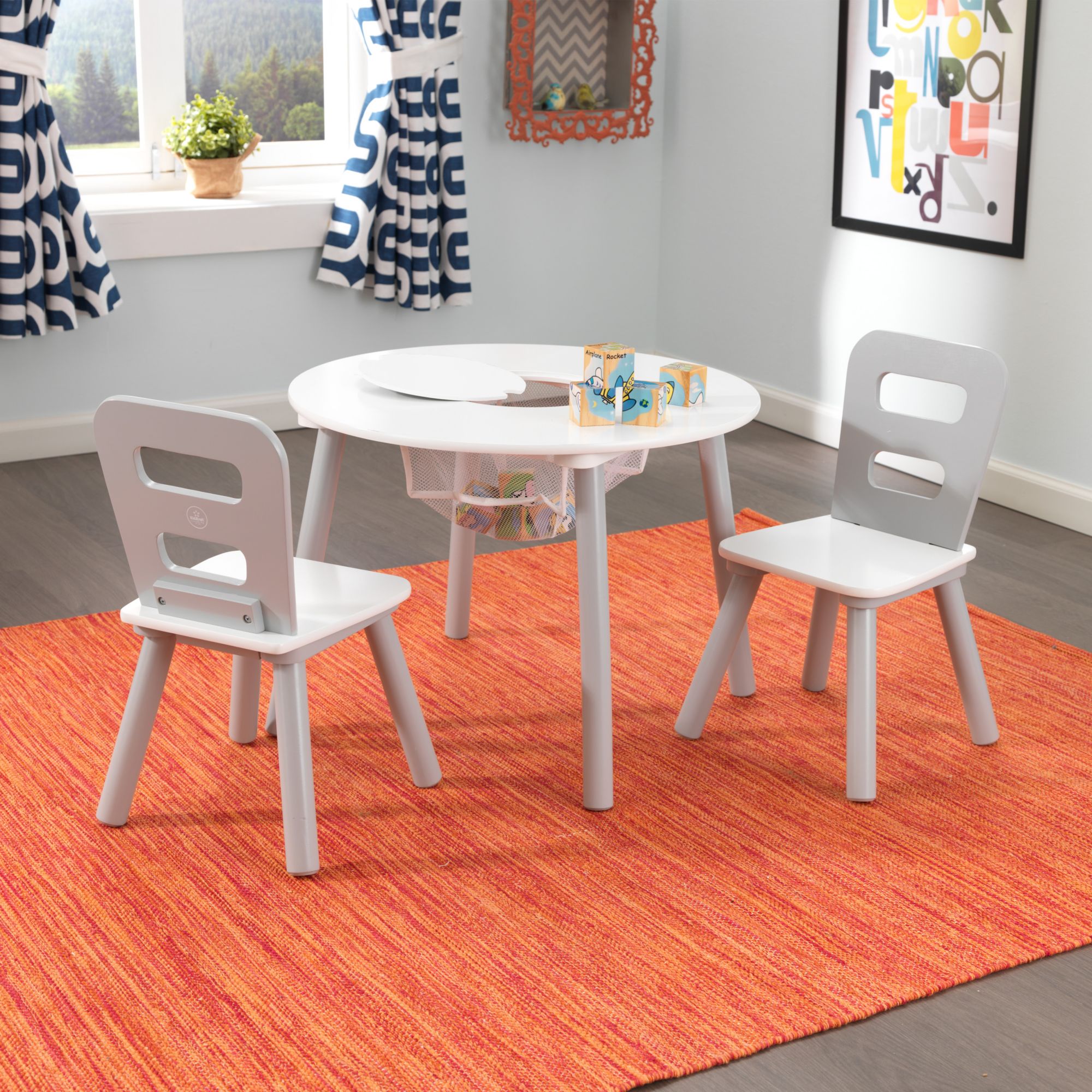 kidkraft round table and 2 chair set