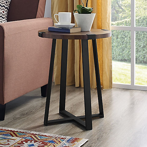 W. Trends Farmhouse 18" Round Side End Table