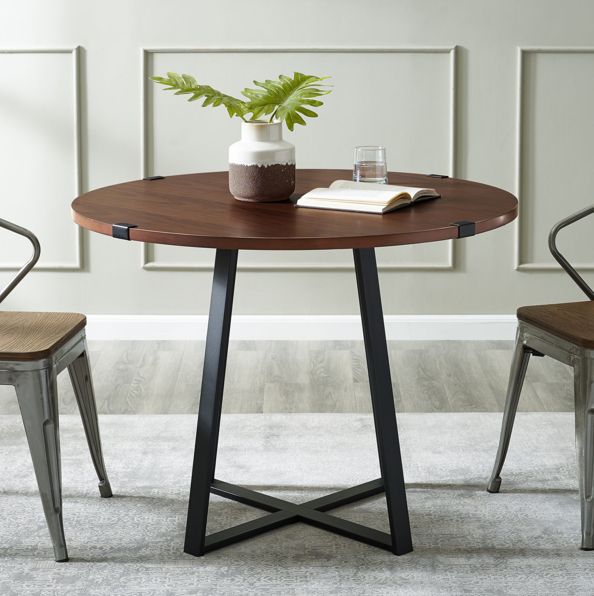 W Trends Farmhouse Round Kitchen Dining Table