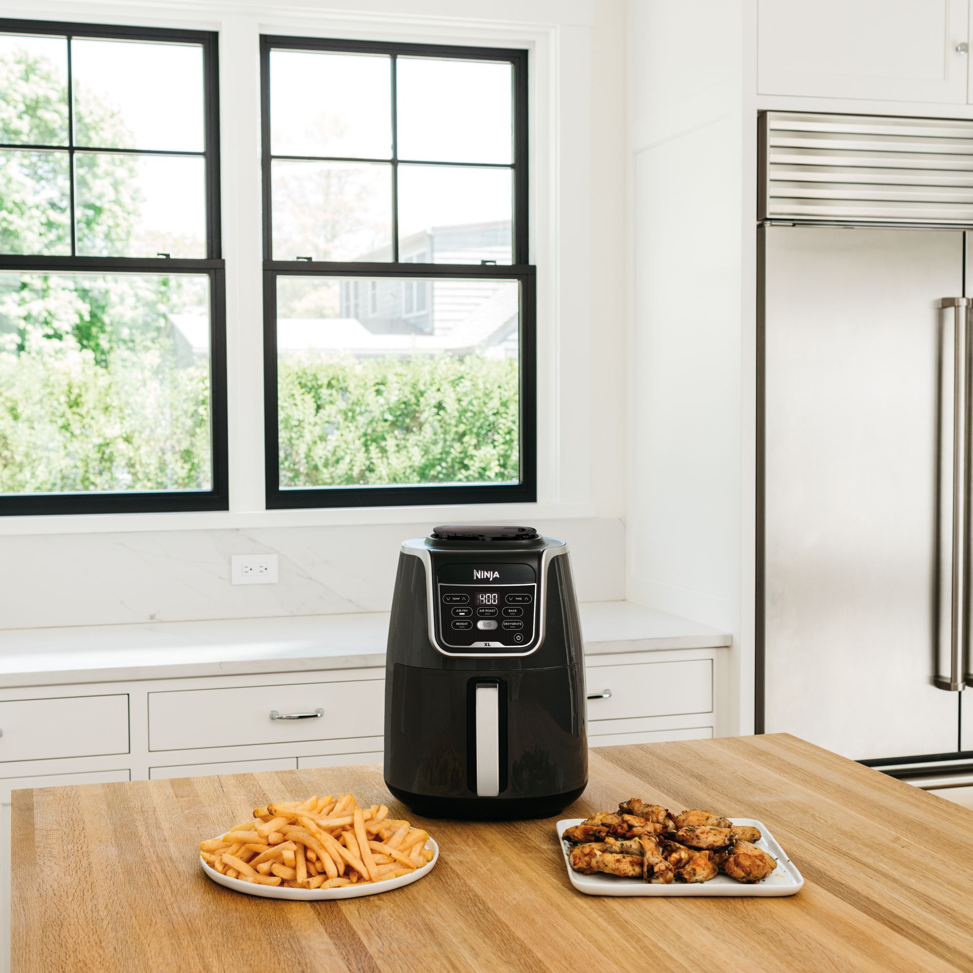 Ninja's 5.5-quart Air Fryer XL can also bake and dehydrate, now $100  ( low, Reg. $150)