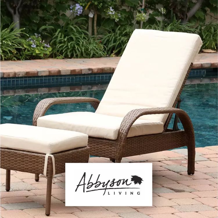 Reclining chair with beige cusions, Abbyson Living