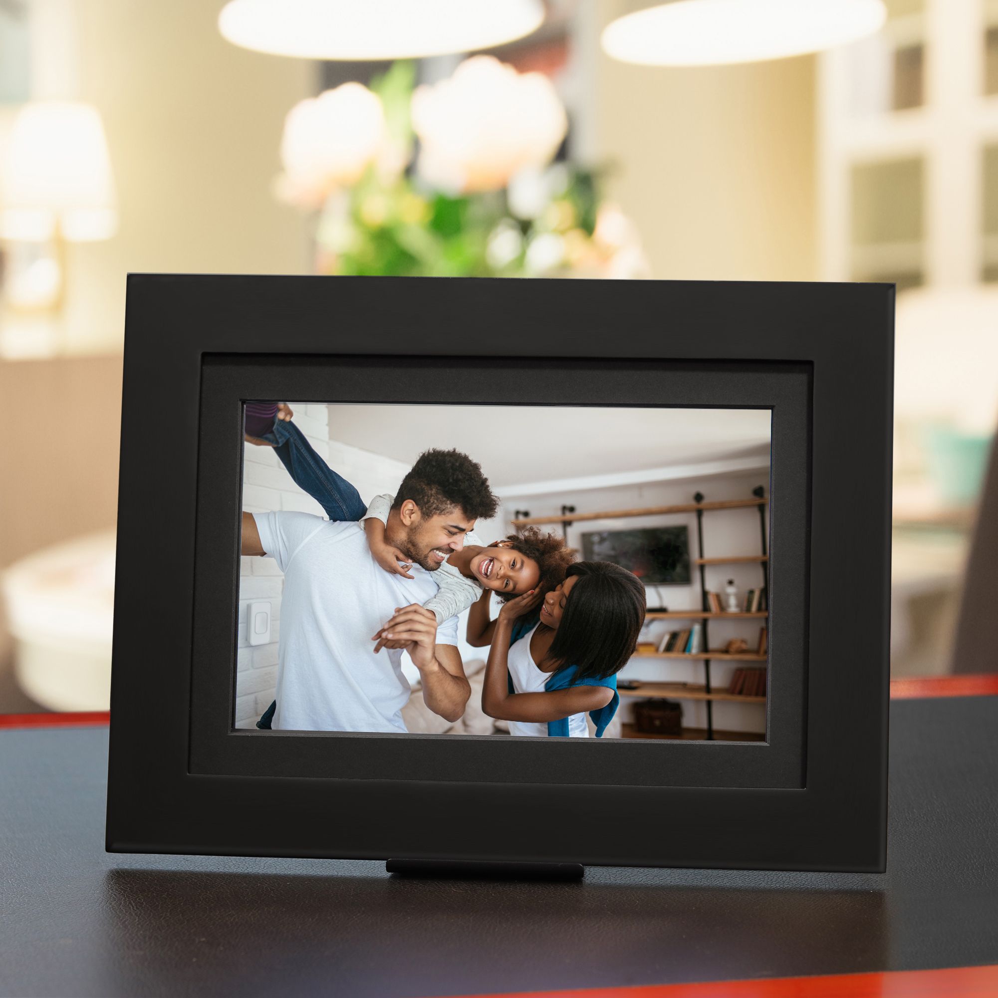 Brookstone PhotoShare Review: One of the Best Digital Photo Frames Available