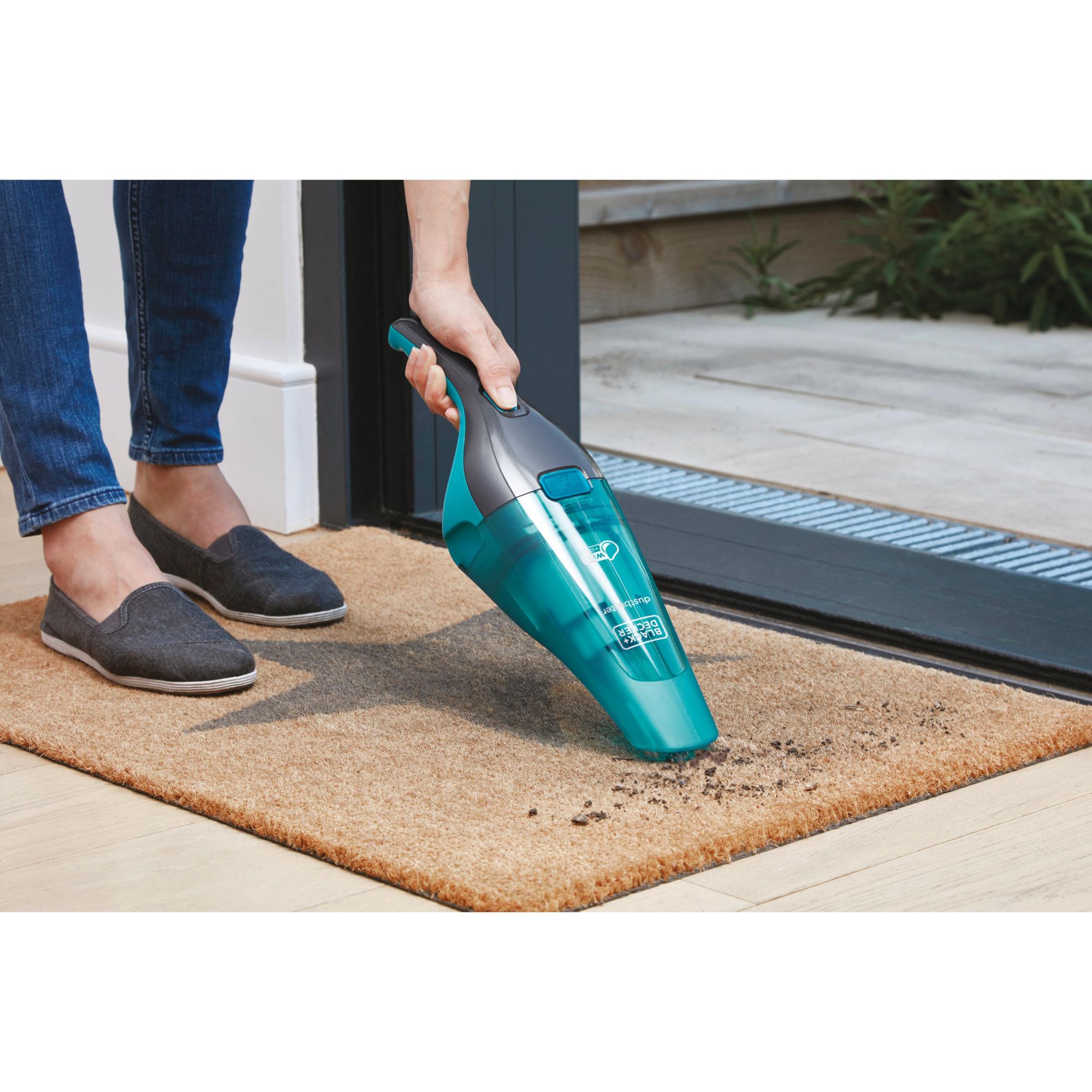 Woah! This Black+Decker Handheld Vacuum Is on Sale for Less Than $30 at