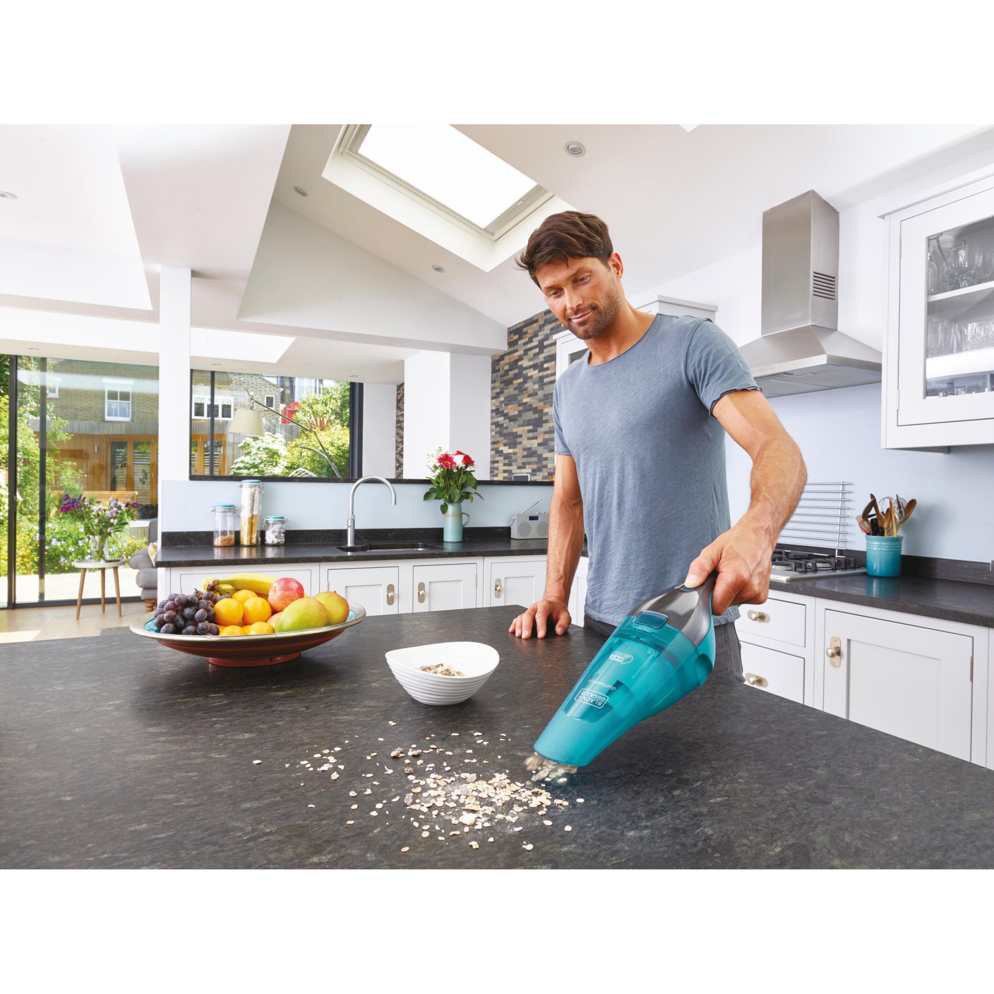 Black + Decker Dustbuster Adv Clean Wet/Dry Cordless Hand Vacuum