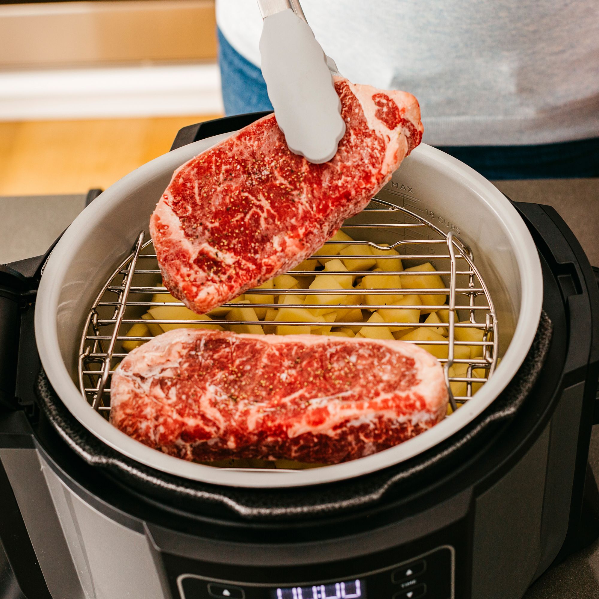 Ninja 4QT Air Fryer: Elevate Your Cooking Game with Sleek Black