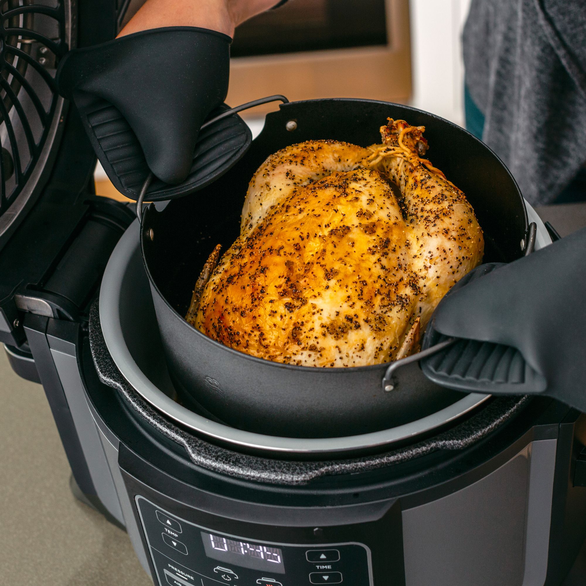 Ninja 4QT Air Fryer: Elevate Your Cooking Game with Sleek Black