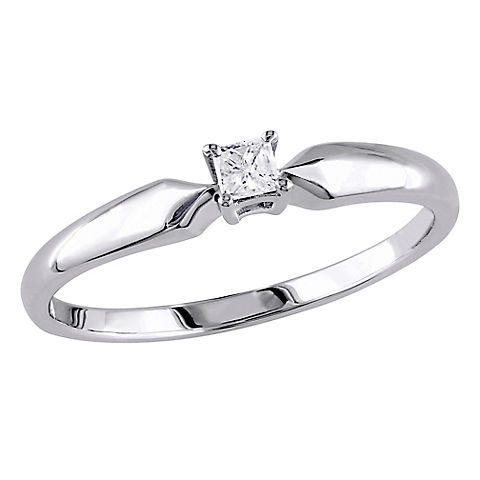 0.1 ct. t.w.. Diamond Princess Cut Solitaire Ring in Sterling Silver
