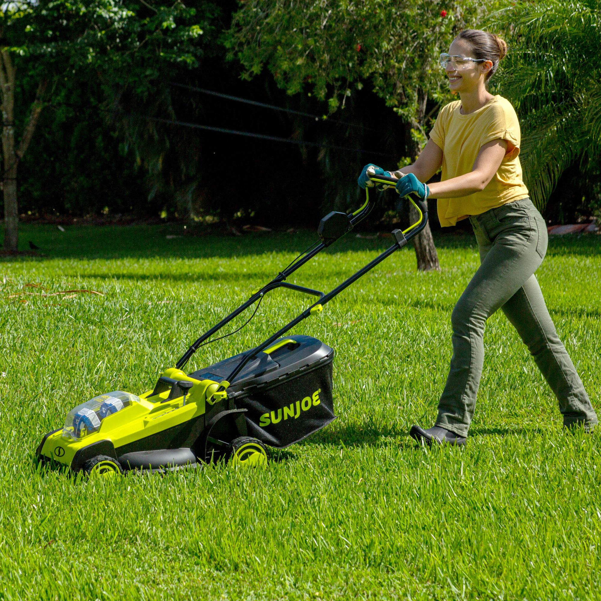 Rechargeable discount lawn mower