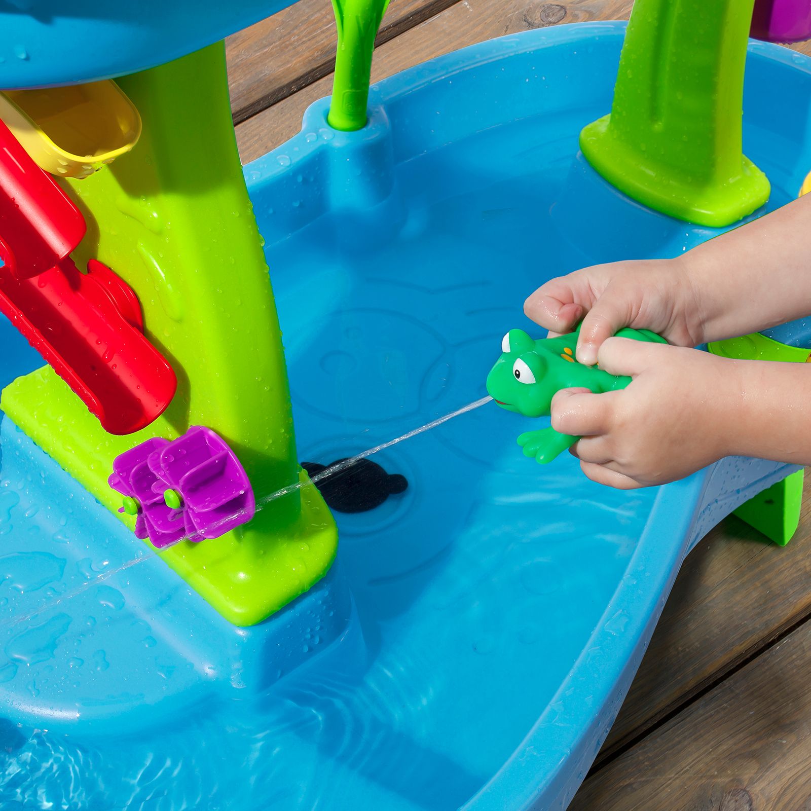 Step2 rain showers splash pond hot sale kids water table with umbrella