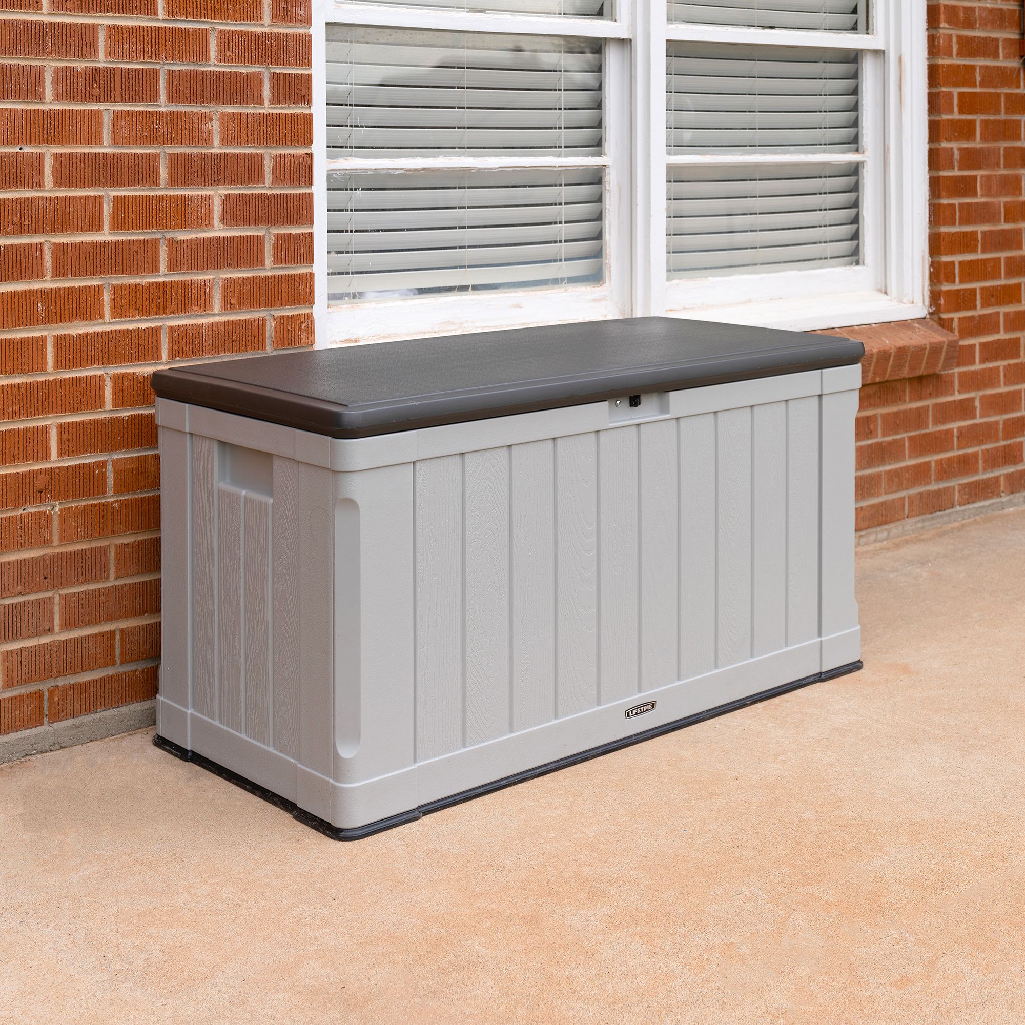 Lifetime Modern Outdoor Storage Deck Box (136 Gallon) 60367