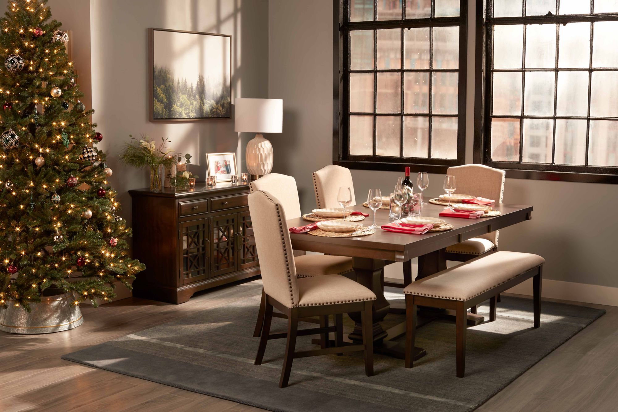 Go Beyond The Table: Accessories Every Dining Room Needs – Slone