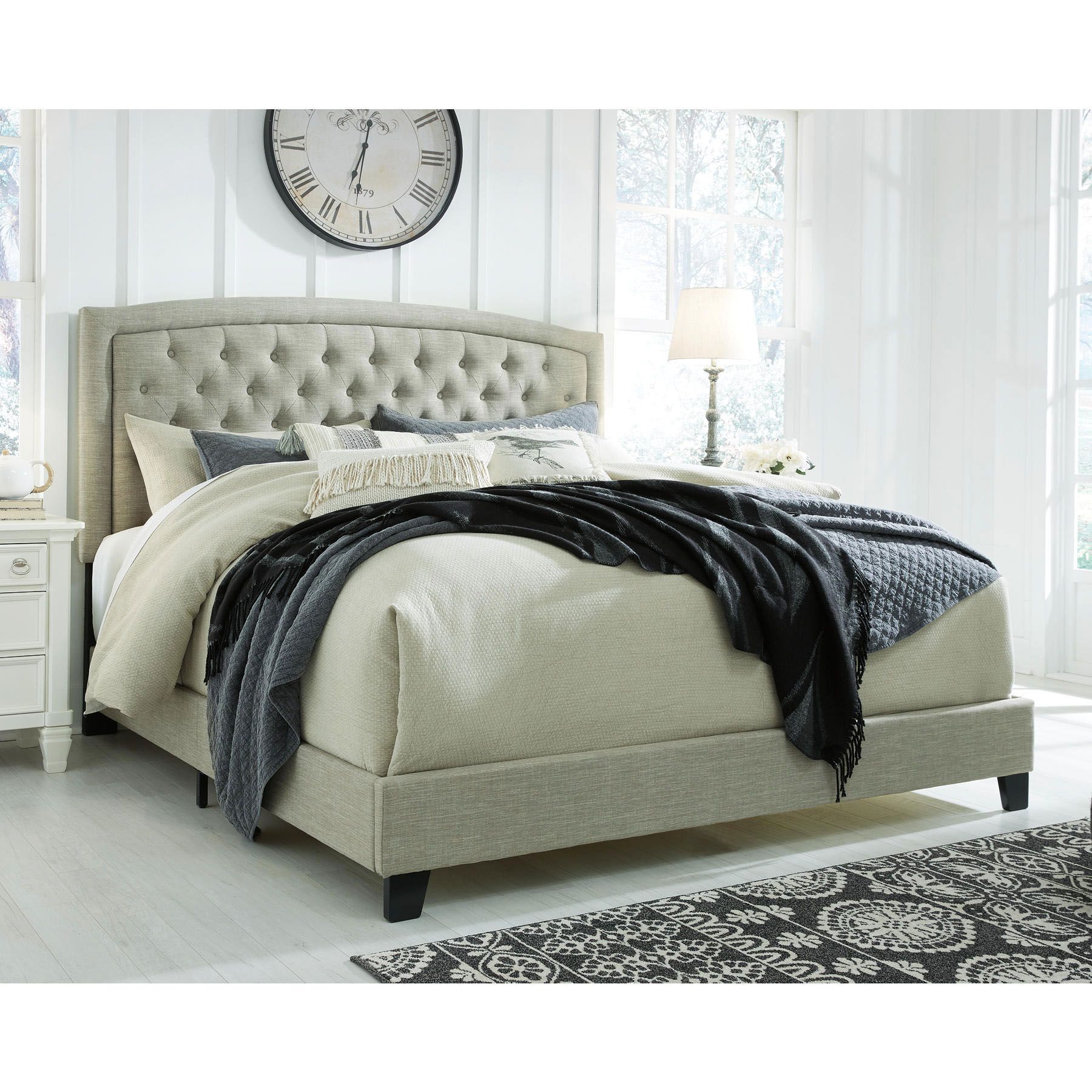 Queen size bed for deals sale ashley furniture