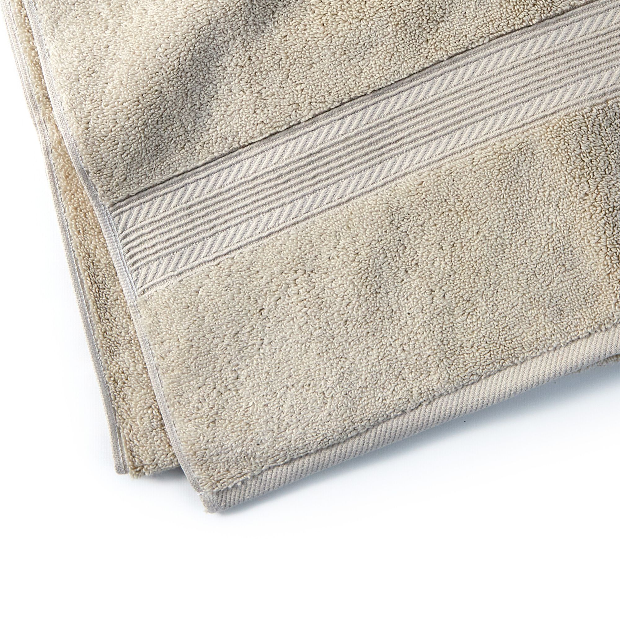 Berkley Jensen Bath Towel, White