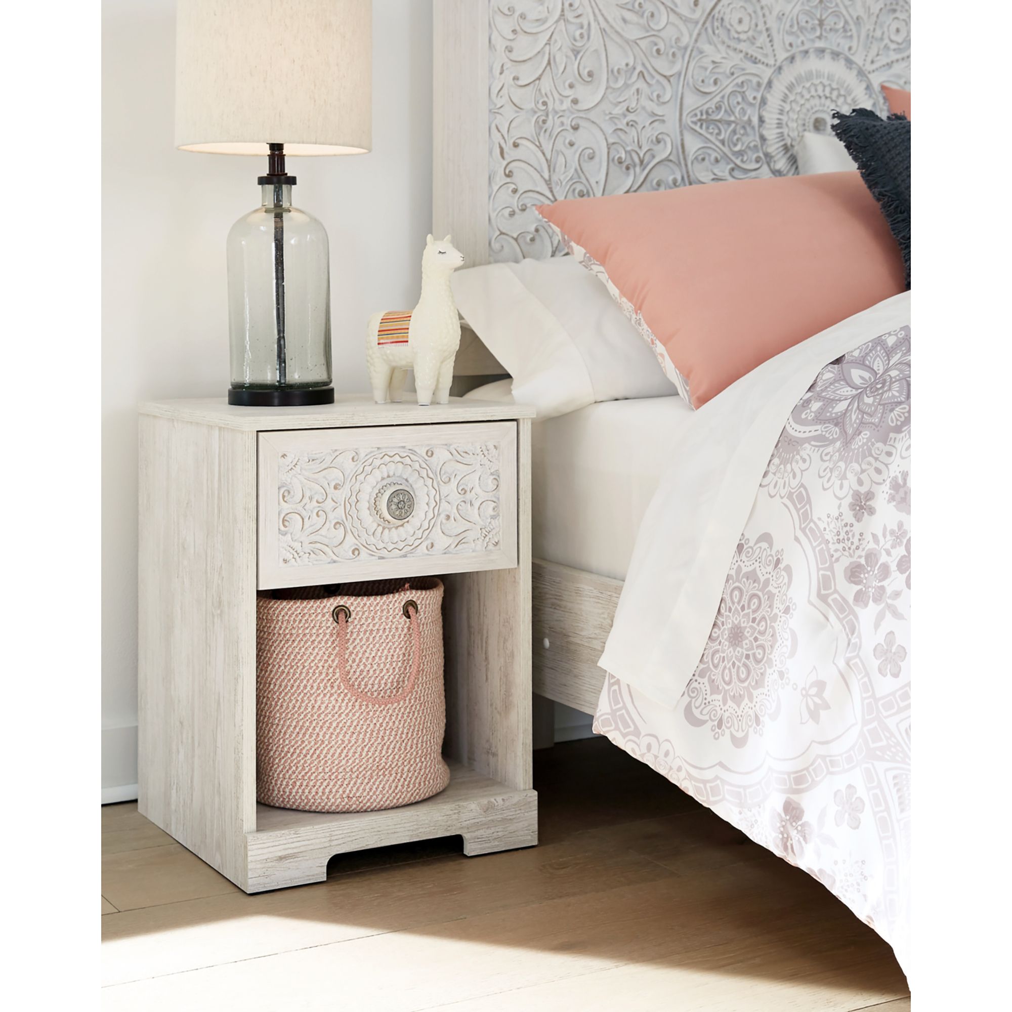 Paxberry bedroom deals set ashley furniture