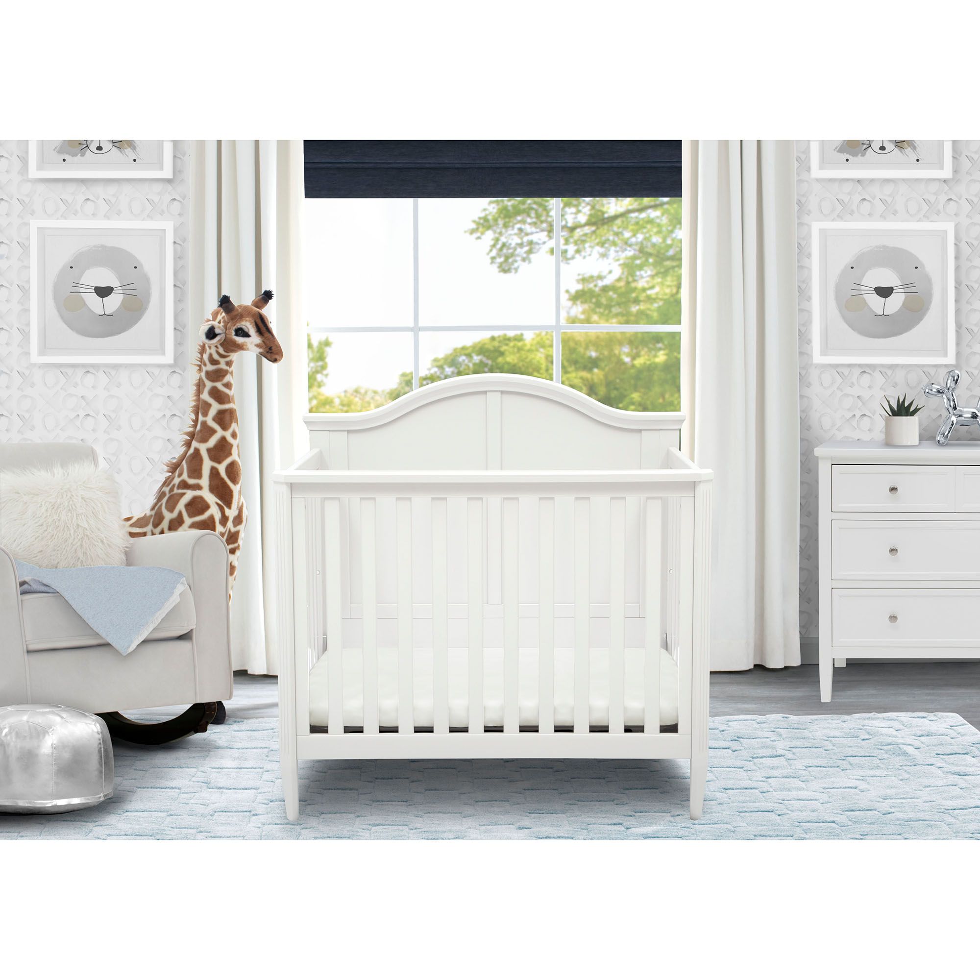 Delta clearance folding crib