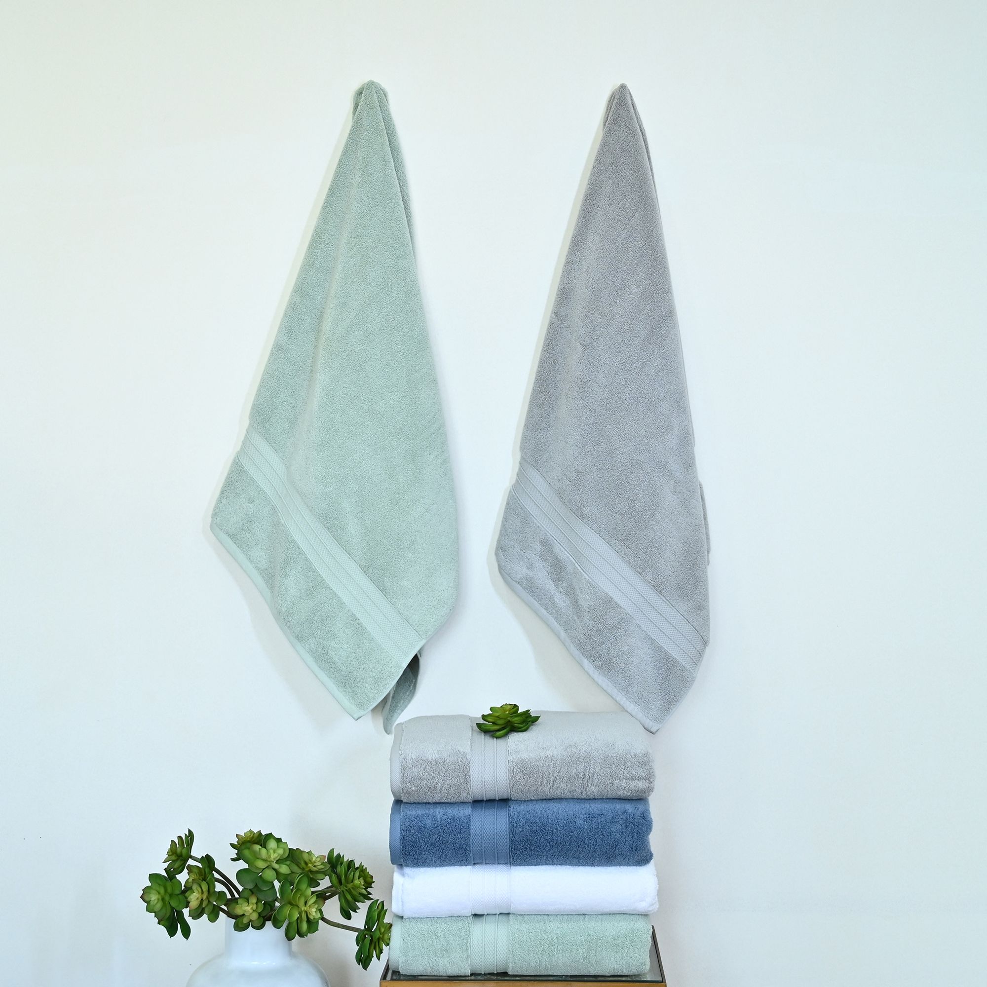 Berkley Jensen Bath Towel - White