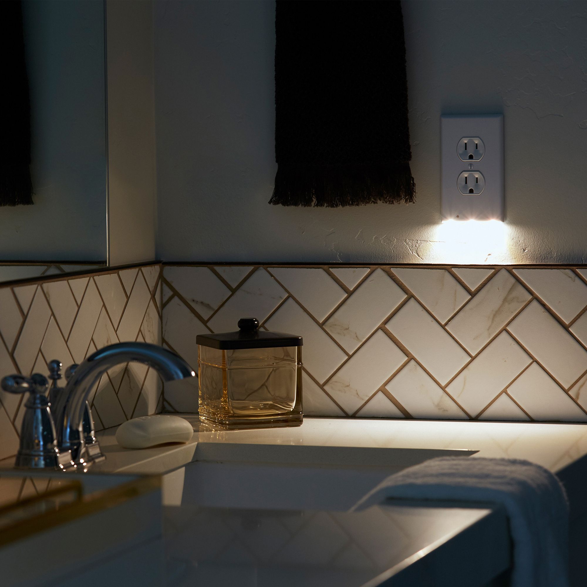 Hello Light 4-Pc. Duplex LED Outlet Cover Pack