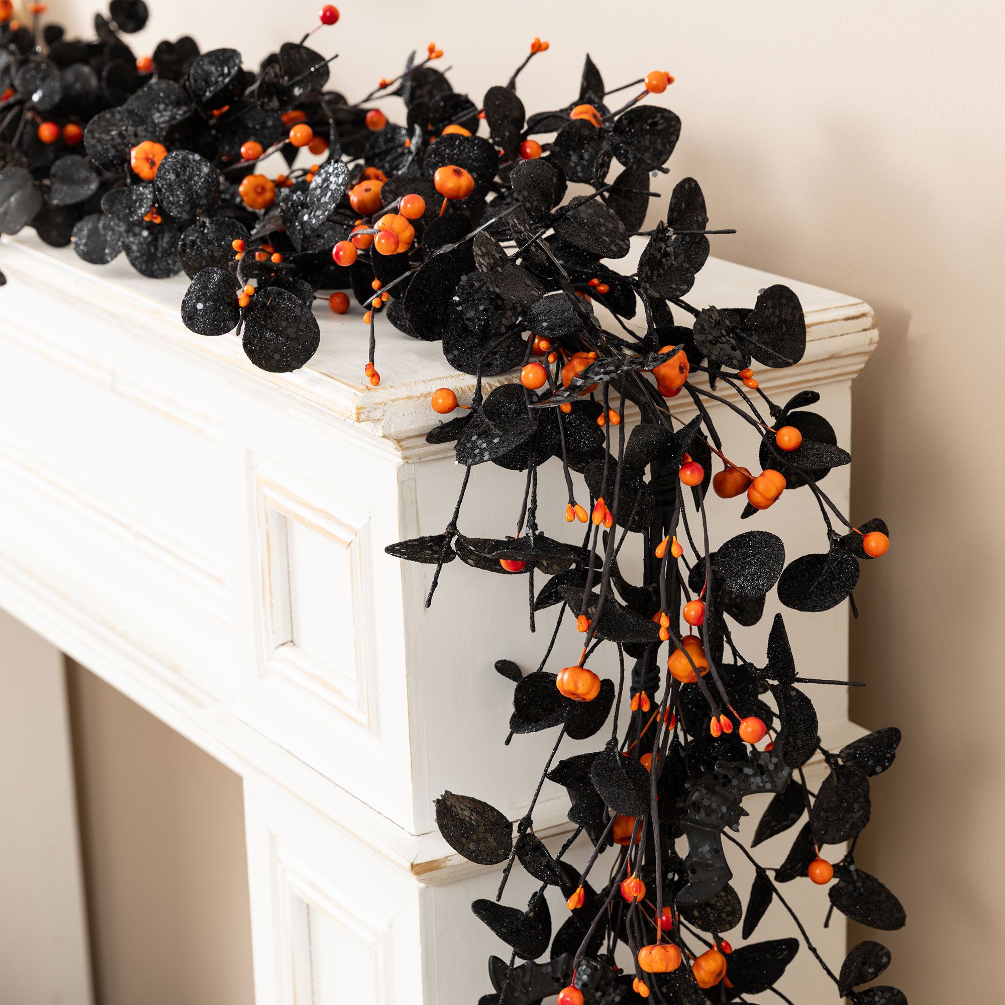 Glitzhome Halloween Eucalyptus Pumpkin Bat Garland, 72"