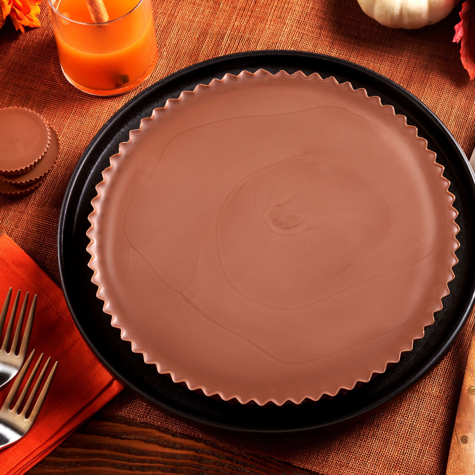 Reese's Milk Chocolate Peanut Butter Pie, Ready-to-Serve Dessert, 52 oz.