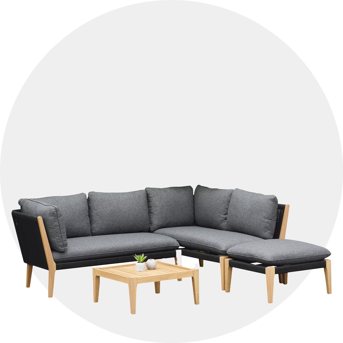 Sofas & Sectionals